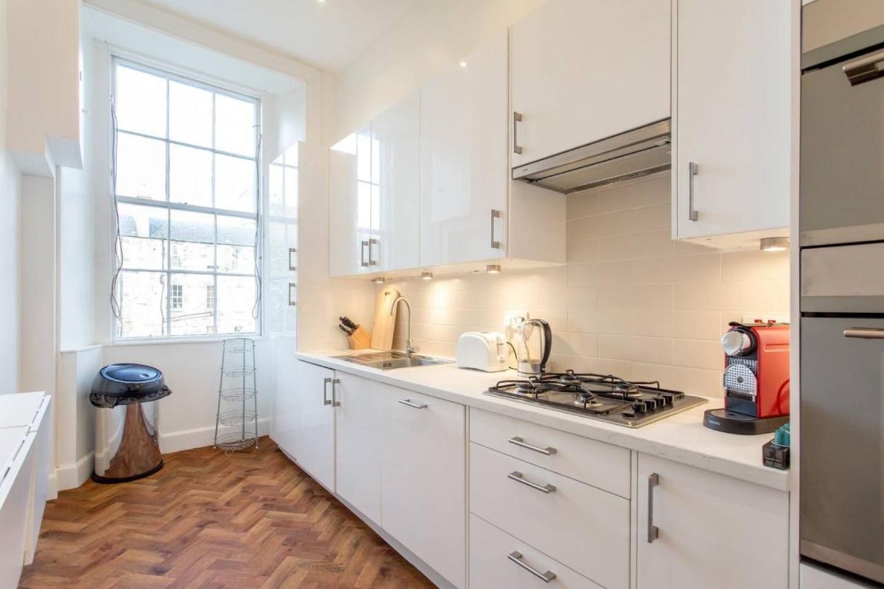 Altido Castle Terrace 3 Bedroom Apartment - Old Town Единбург Екстер'єр фото