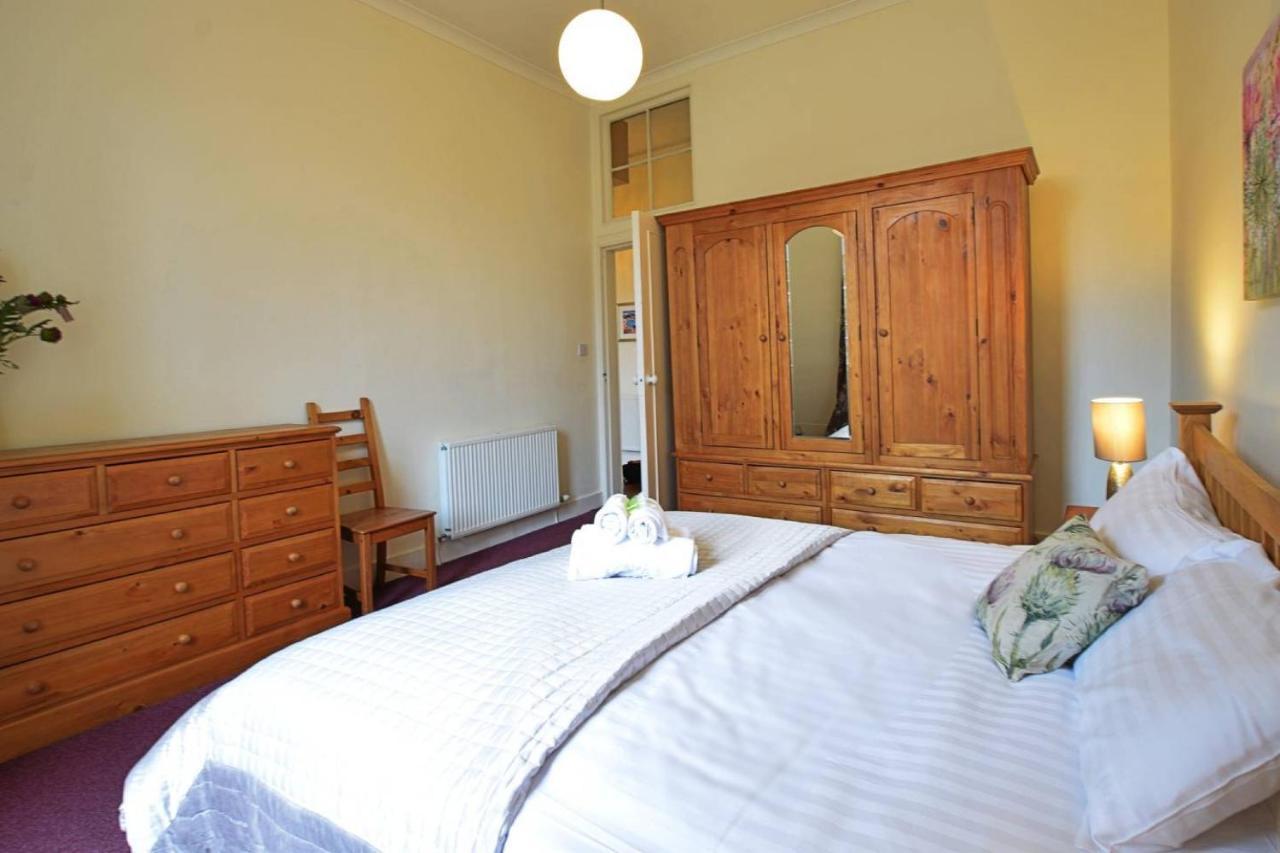 Altido Castle Terrace 3 Bedroom Apartment - Old Town Единбург Екстер'єр фото